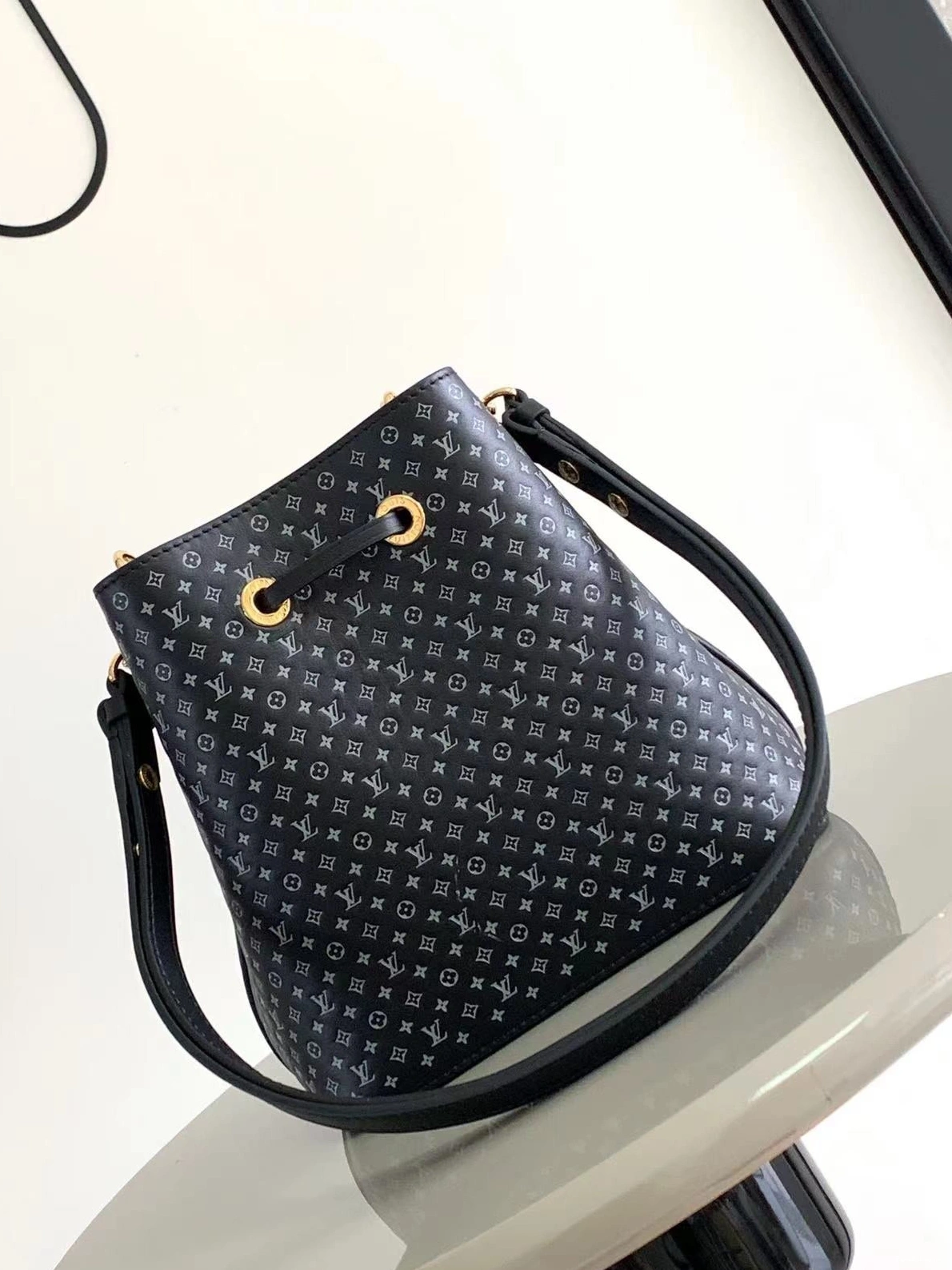 First bag ru NÉONOÉ VUITTON BB LOUIS 0710